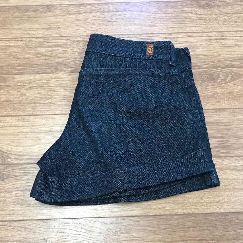 7 For All Mankind women’s Shorts size 26